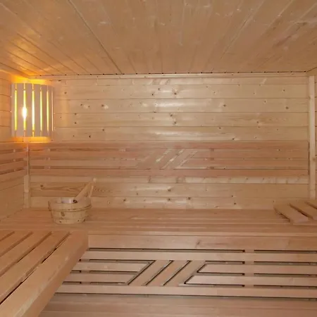 Schwannest 2 Groß Schwansee